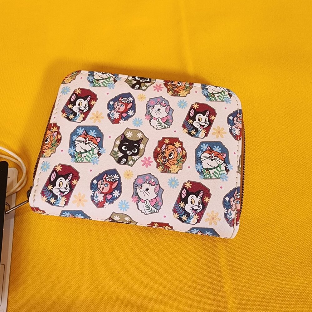 Loungefly Disney Cats Flower Portrait AOP Marie Figaro Dinah Zip Wallet NEW - Picture 7 of 12